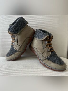 Chaco Women's Barbary Boot size 8